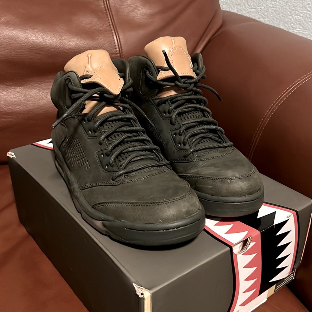 BRAND NEW Jordan retro 5 premiums Take flights size 8.5